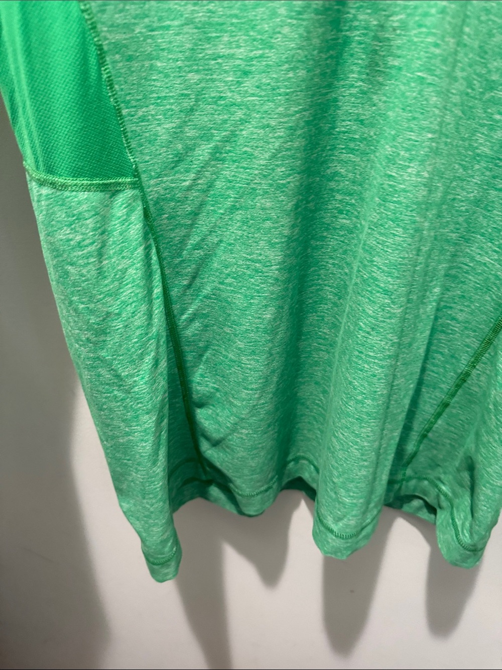 Lululemon men’s long sleeve in green - Picture 3 of 9